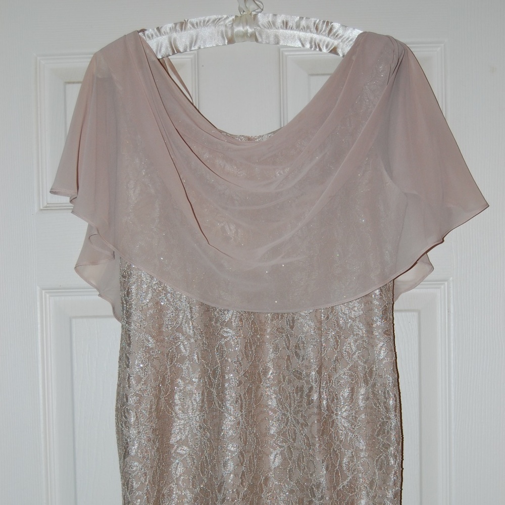 jESSICA HOWARD PETITE SPECIAL OCCASION NUDE DRESS